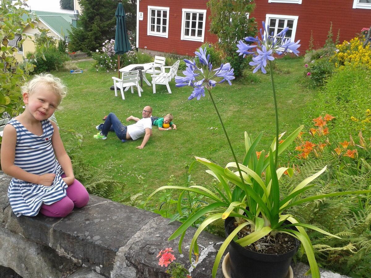 Vandrarhemmet Tallbacka/Aengelsberg Hostel Angelsberg Экстерьер фото